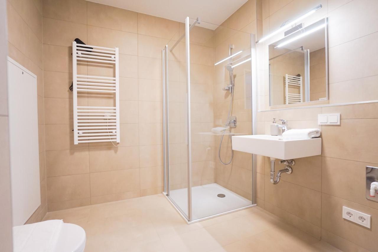 Boutique Studio With Terrace And Pool Wenen Buitenkant foto