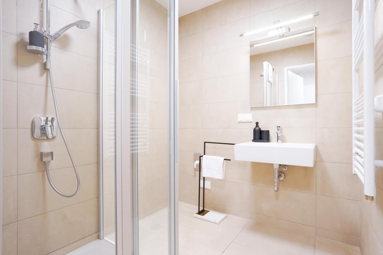 Boutique Studio With Terrace And Pool Wenen Buitenkant foto