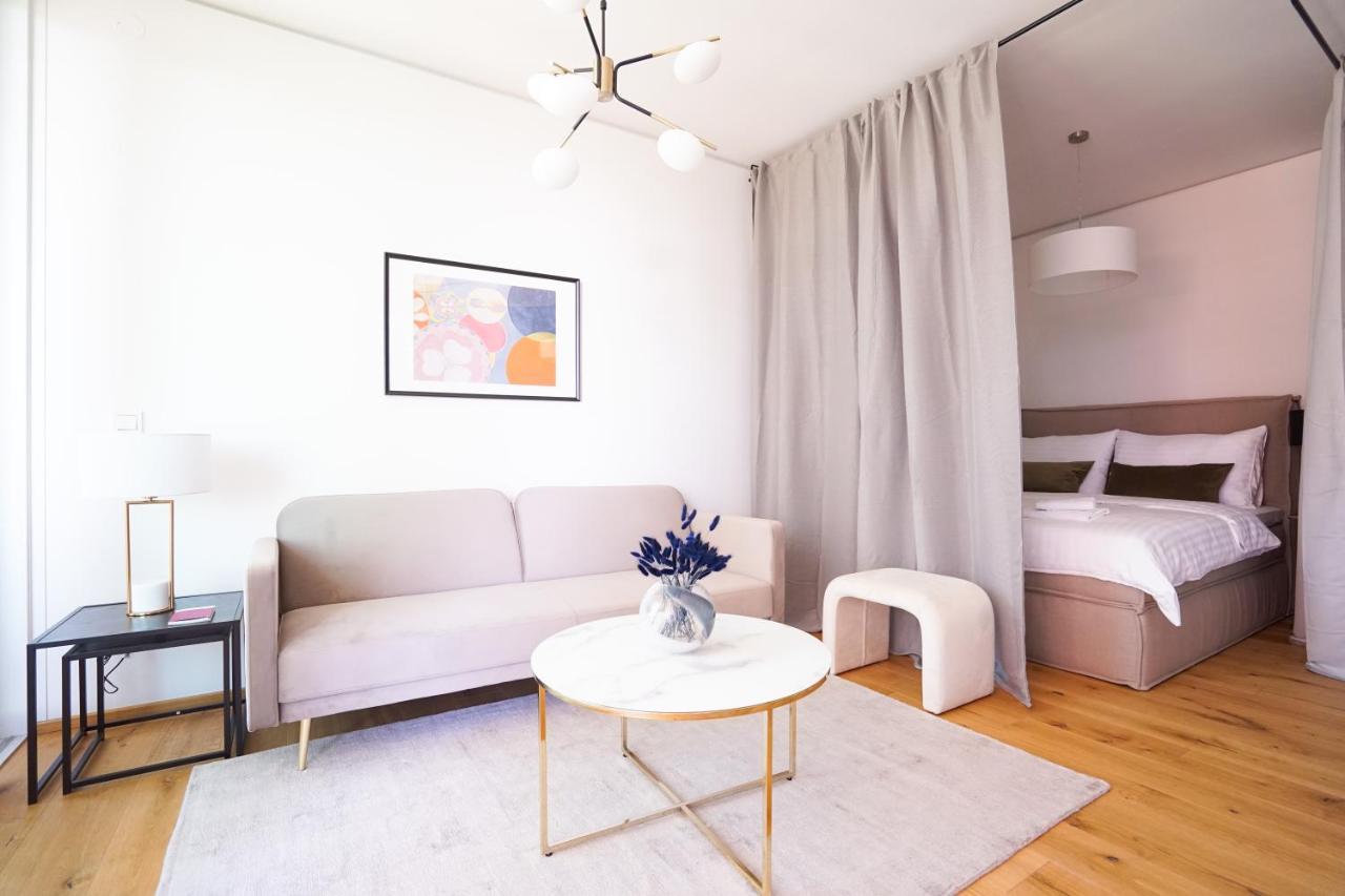 Boutique Studio With Terrace And Pool Wenen Buitenkant foto